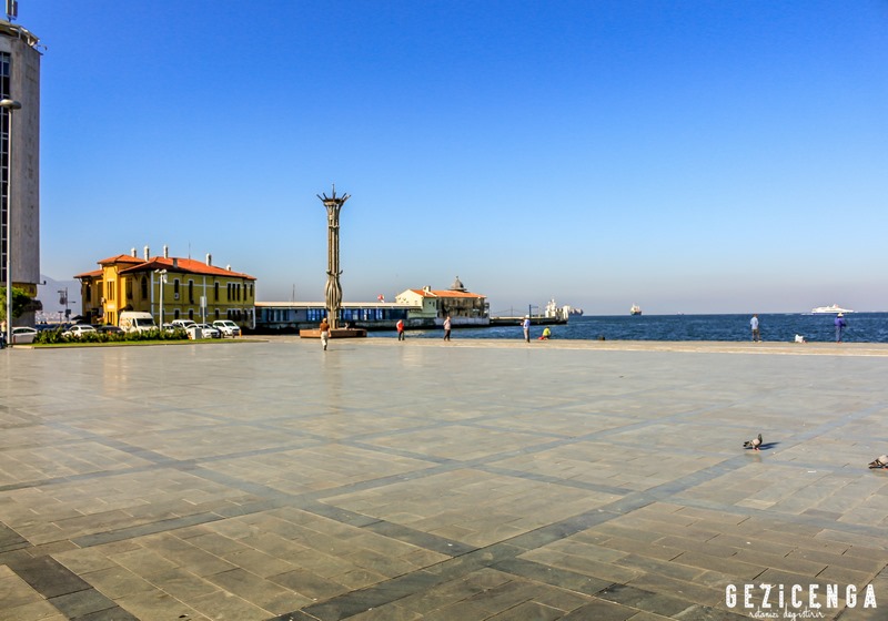 İzmir Meydanları